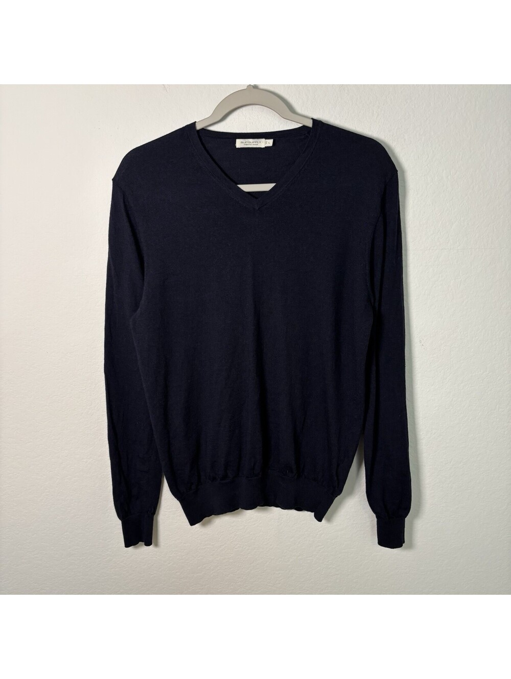 SuitSupply Men's 100% Merino Wool V-neck Sweater Large Navy Blue Quiet Luxury